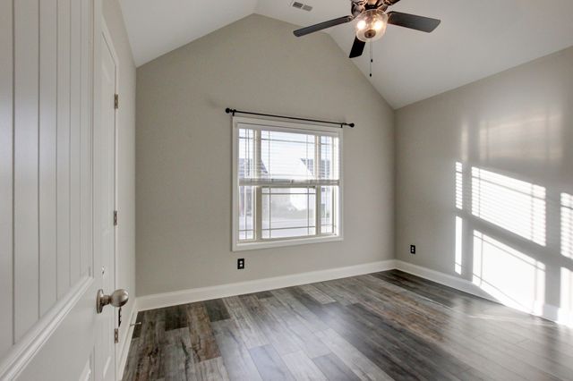 1329 Sussex Dr, Clarksville, TN 37042