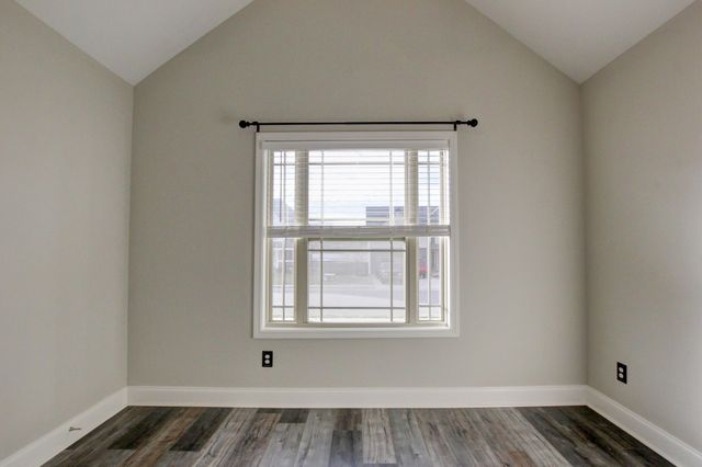 1329 Sussex Dr, Clarksville, TN 37042