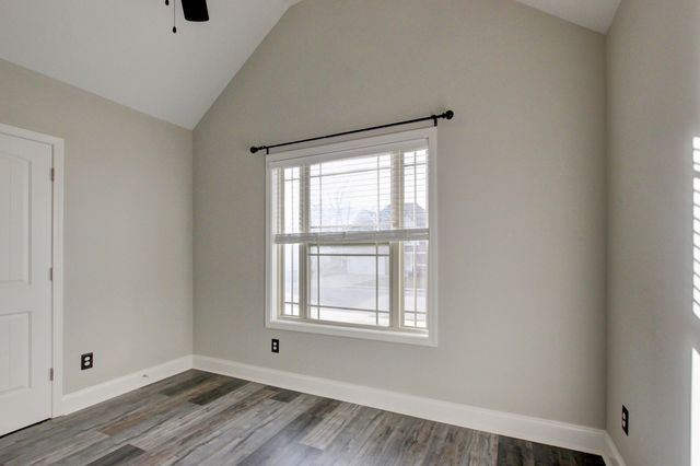 1329 Sussex Dr, Clarksville, TN 37042