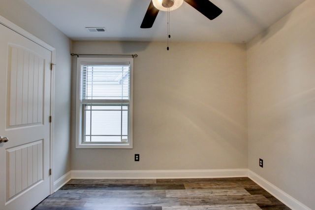 1329 Sussex Dr, Clarksville, TN 37042