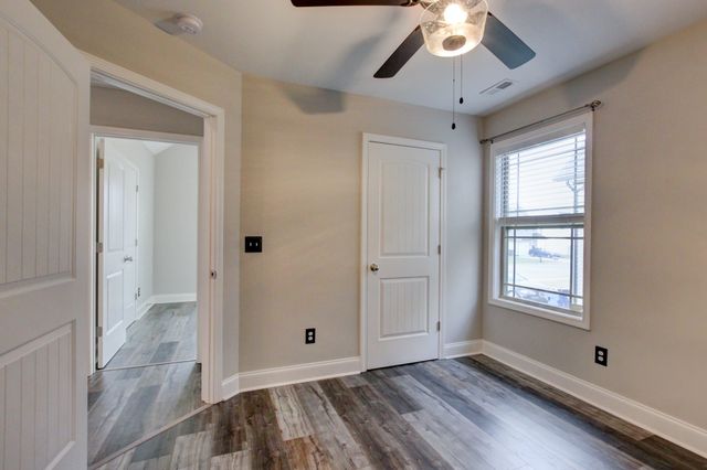 1329 Sussex Dr, Clarksville, TN 37042