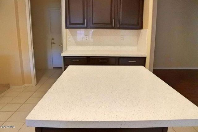 300 N BULLMOOSE Drive, Chandler, AZ 85224