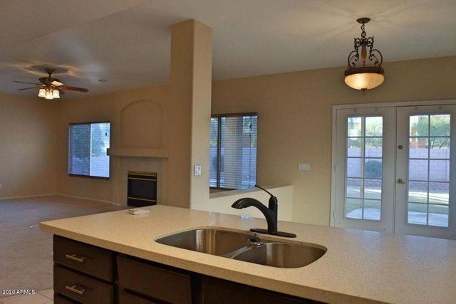 300 N BULLMOOSE Drive, Chandler, AZ 85224
