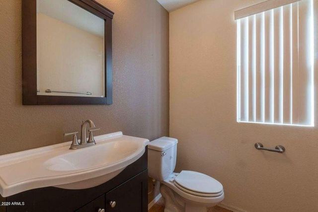 300 N BULLMOOSE Drive, Chandler, AZ 85224