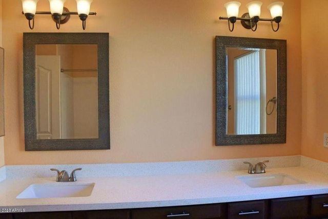 300 N BULLMOOSE Drive, Chandler, AZ 85224