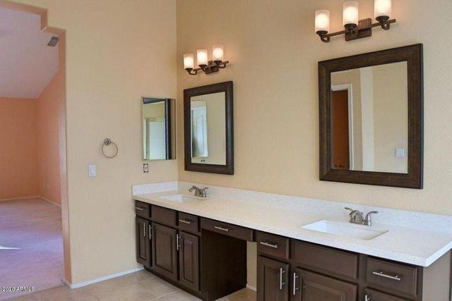 300 N BULLMOOSE Drive, Chandler, AZ 85224
