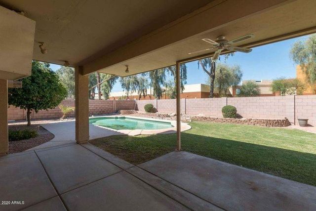 300 N BULLMOOSE Drive, Chandler, AZ 85224