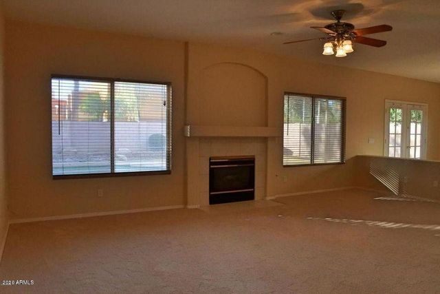 300 N BULLMOOSE Drive, Chandler, AZ 85224