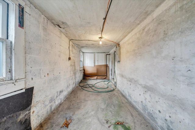 E 234 E Parrish ST, Covington, VA 24426