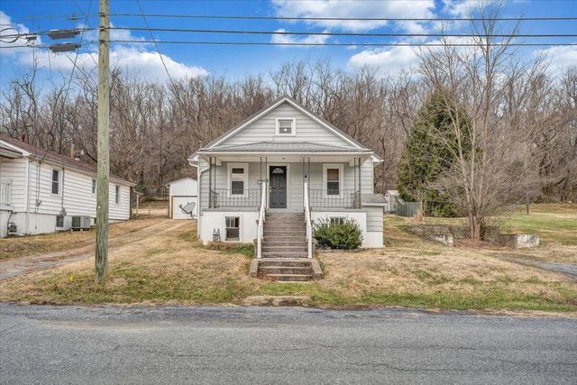 E 234 E Parrish ST, Covington, VA 24426