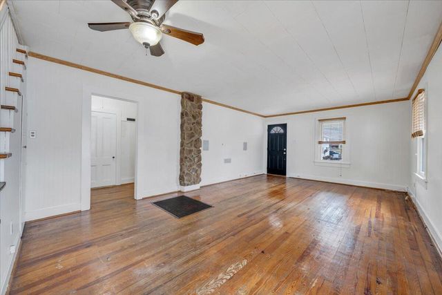 E 234 E Parrish ST, Covington, VA 24426