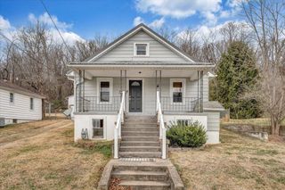 E 234 E Parrish ST, Covington, VA 24426