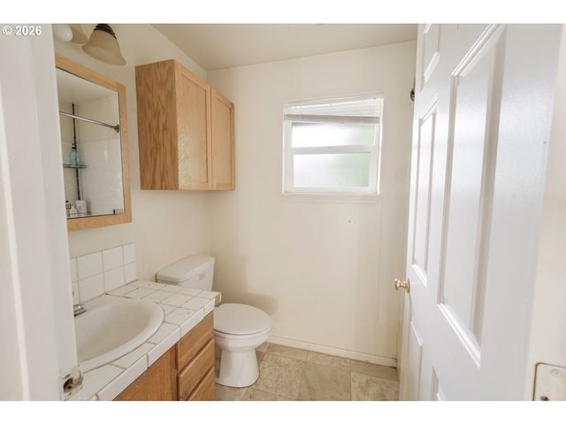 3214 CORALY Ave, Eugene, OR 97402
