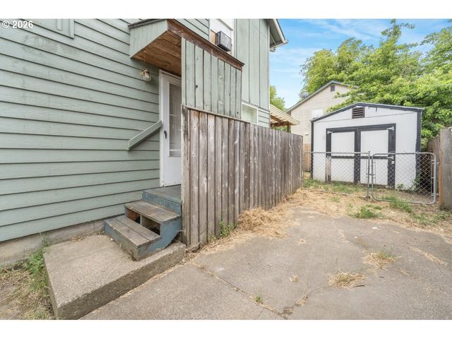 3214 CORALY Ave, Eugene, OR 97402