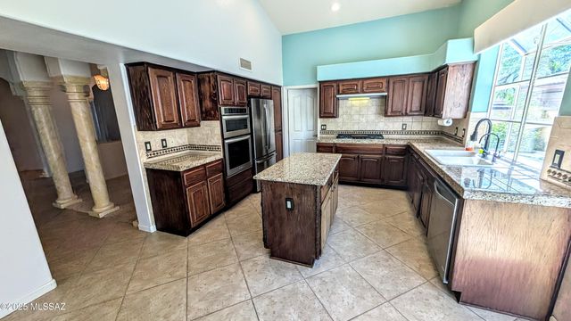 37248 S Golf Course Drive, Tucson, AZ 85739