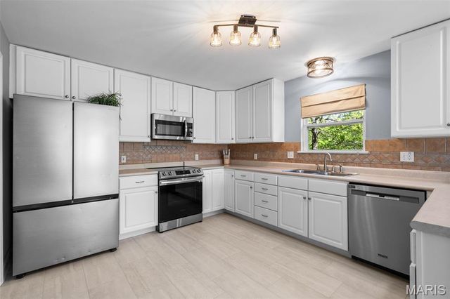 6117 Courtney Way, Imperial, MO 63052