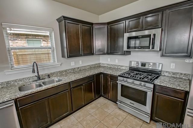 42453 Harborstone Ave, Prairieville, LA 70769