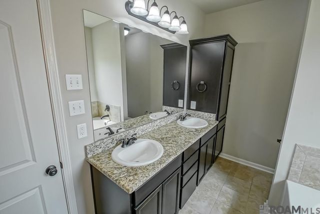 42453 Harborstone Ave, Prairieville, LA 70769