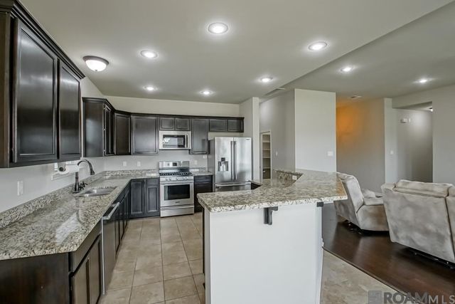 42453 Harborstone Ave, Prairieville, LA 70769