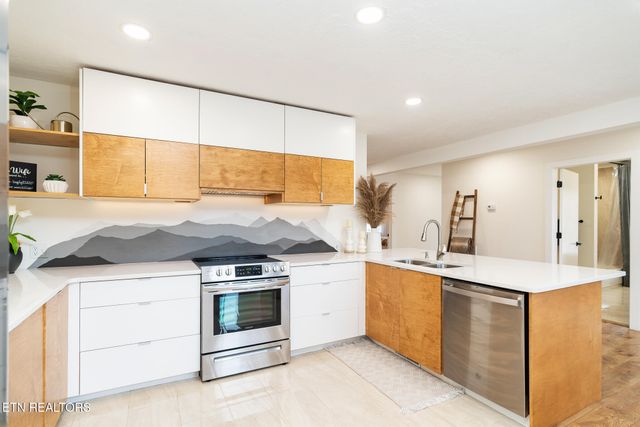 928 Ditney Way, Sevierville, TN 37876