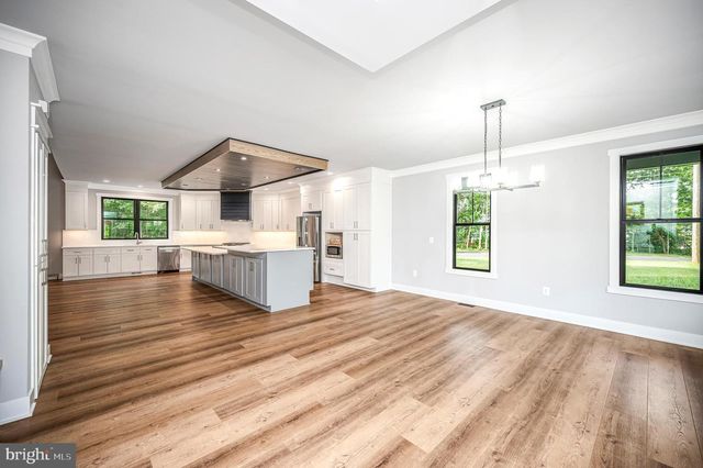 3200 LAKEVIEW PKWY, Locust Grove, VA 22508