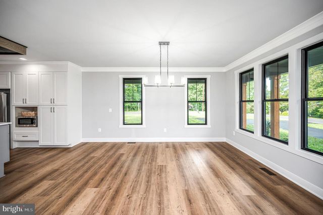 3200 LAKEVIEW PKWY, Locust Grove, VA 22508
