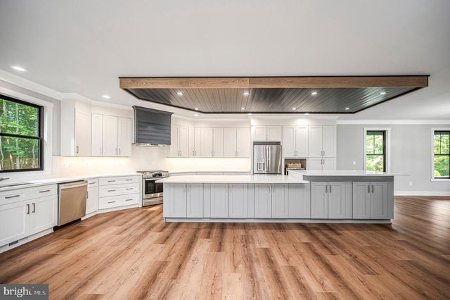 3200 LAKEVIEW PKWY, Locust Grove, VA 22508