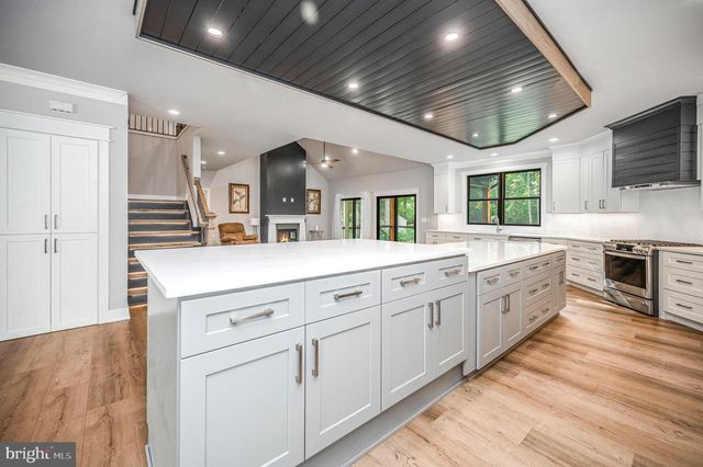 3200 LAKEVIEW PKWY, Locust Grove, VA 22508