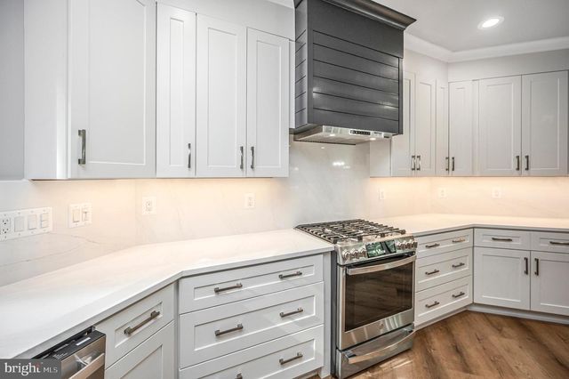3200 LAKEVIEW PKWY, Locust Grove, VA 22508