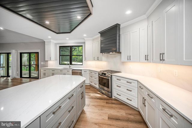 3200 LAKEVIEW PKWY, Locust Grove, VA 22508