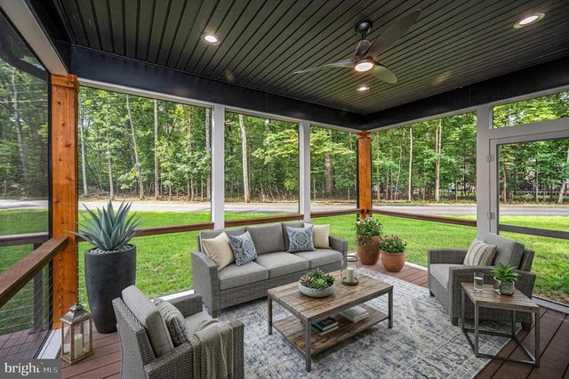 3200 LAKEVIEW PKWY, Locust Grove, VA 22508
