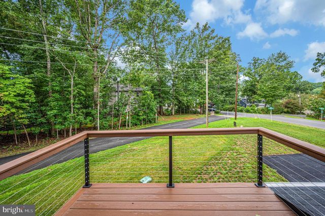 3200 LAKEVIEW PKWY, Locust Grove, VA 22508