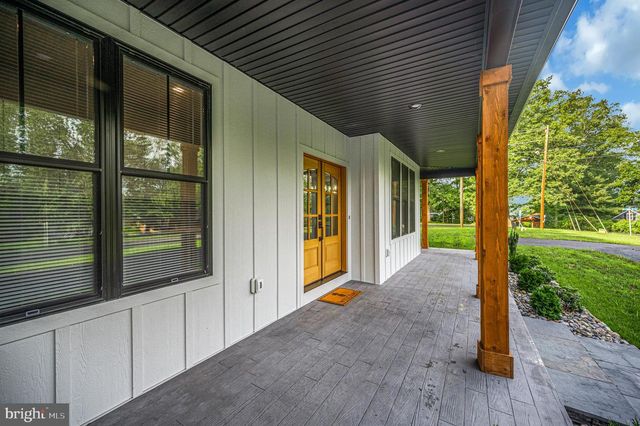 3200 LAKEVIEW PKWY, Locust Grove, VA 22508