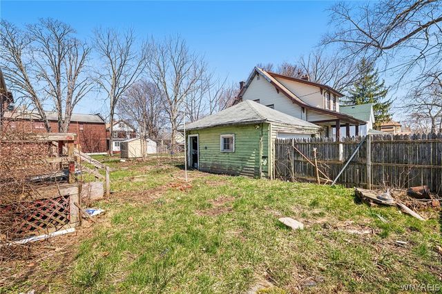 1901 16th Street, Niagara Falls, NY 14305