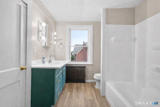 301 Queen Street, Bristol, CT 06010