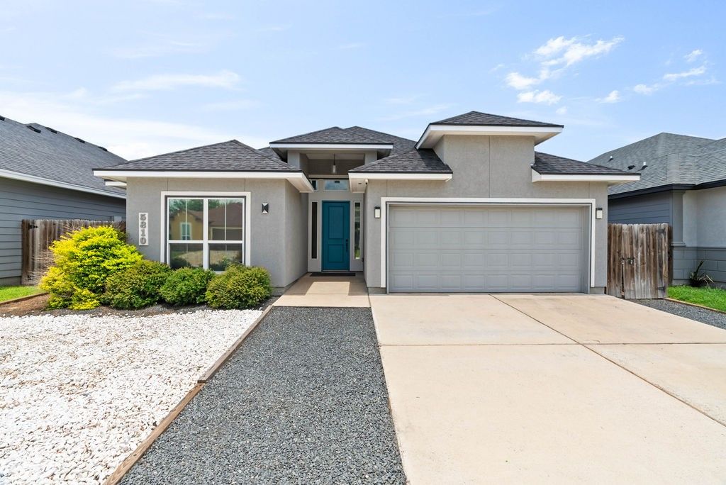 5810 Bella Di Giorno Dr, Corpus Christi, TX 78414