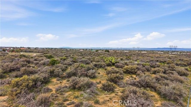 7870 Woodcliff, Phelan, CA 92371