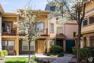 1048 W SHEPARD CREEK PKWY #4, Farmington, UT 84025