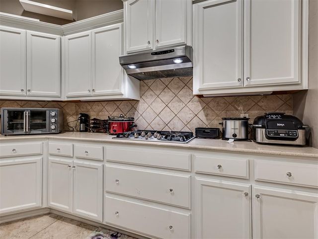 1208 NW 194th Street, Edmond, OK 73012