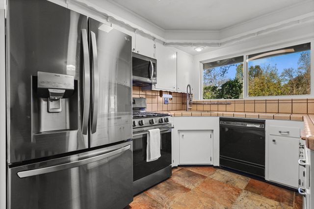 3404 Snavely Drive, Redding, CA 96003