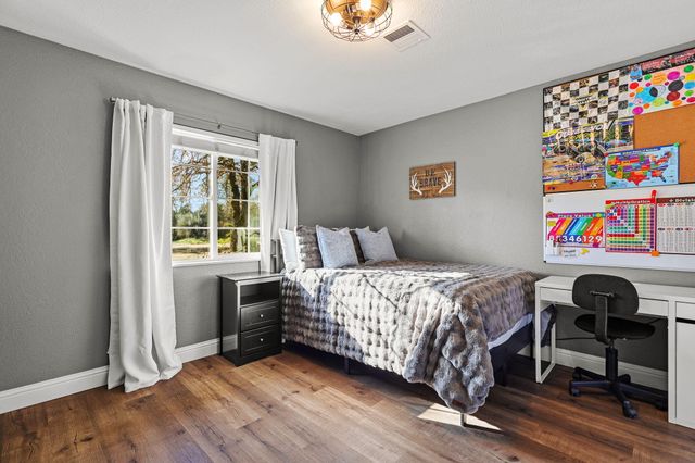 3404 Snavely Drive, Redding, CA 96003