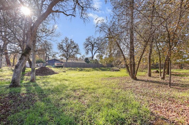 3404 Snavely Drive, Redding, CA 96003