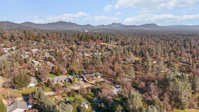 3404 Snavely Drive, Redding, CA 96003