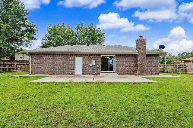 9320 E Barron Cir, Wichita, KS 67207