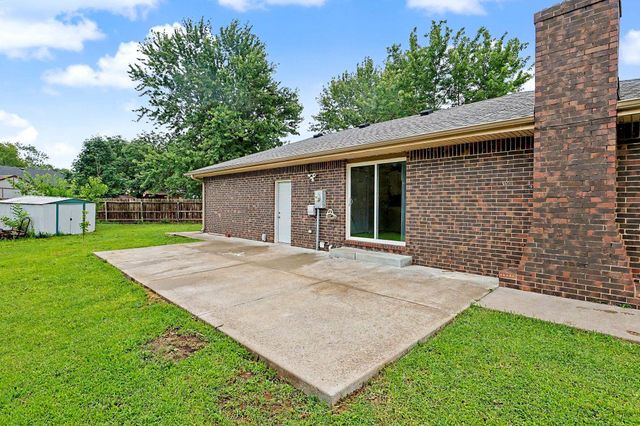 9320 E Barron Cir, Wichita, KS 67207