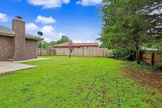 9320 E Barron Cir, Wichita, KS 67207