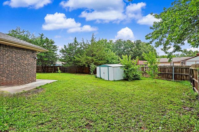 9320 E Barron Cir, Wichita, KS 67207