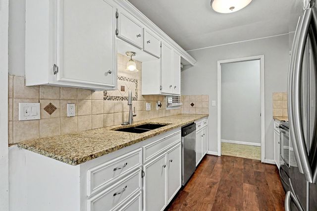 9320 E Barron Cir, Wichita, KS 67207