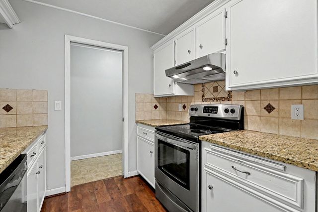 9320 E Barron Cir, Wichita, KS 67207