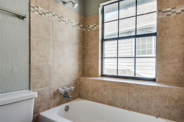 300 Canyon Lane, Irving, TX 75063